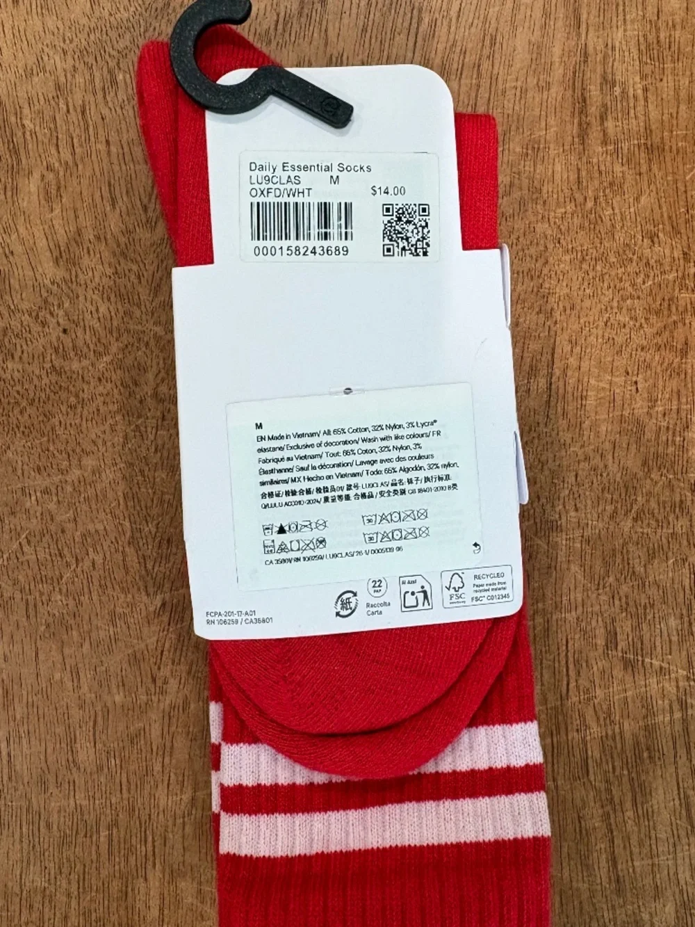 Lululemon daily essential socks crew length Oxford Red